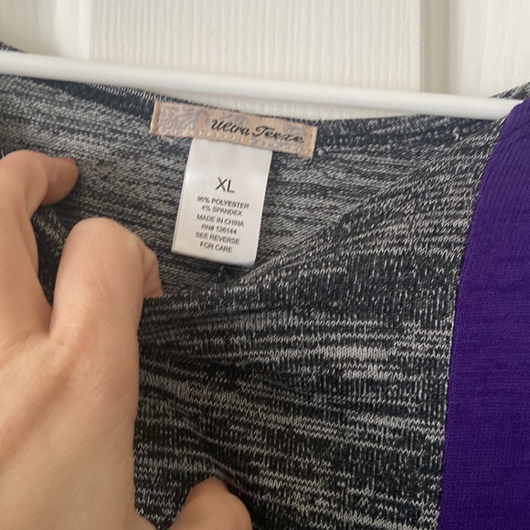 Color Block Top* - Picture 2 of 4